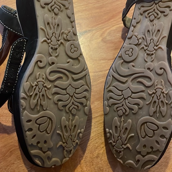 Fly London - Picture 3 of 3